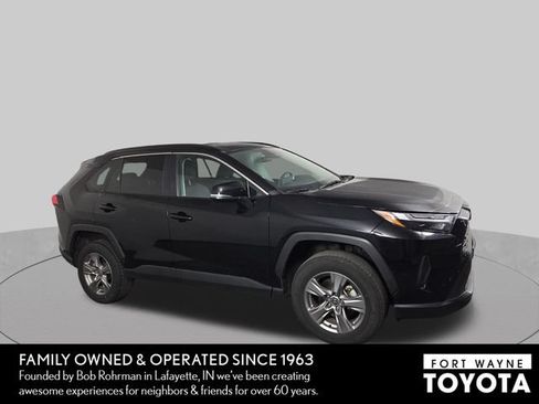 Used 2025 Toyota RAV4 XLE AWD/4WD image 5