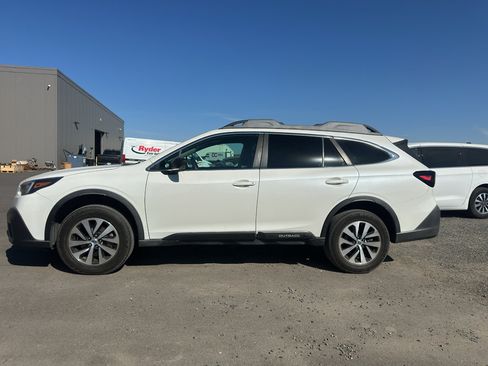 Used 2020 Subaru Outback AWD/4WD image 2