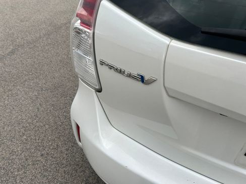 Used 2015 Toyota Prius V Two FWD image 19