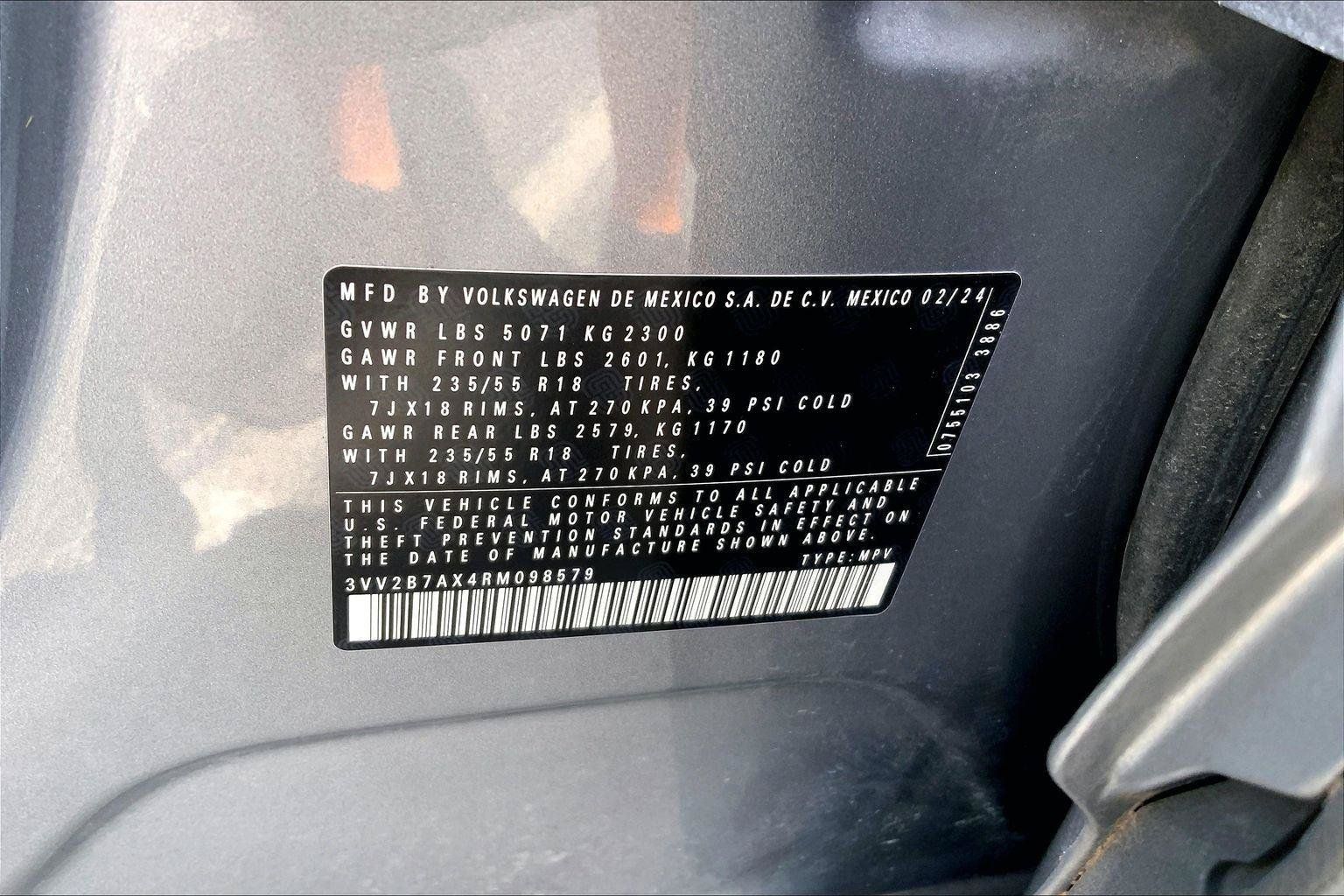 Used 2024 Volkswagen Tiguan SE AWD/4WD image 28