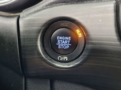 Used 2022 Jeep Grand Cherokee Laredo X image 23