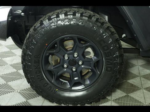 Used 2023 Jeep Wrangler Unlimited w/ Convenience Group AWD/4WD image 9