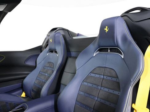 Used 2022 Ferrari SF90 Spider image 4