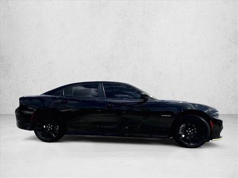 Used 2022 Dodge Charger R/T RWD image 5