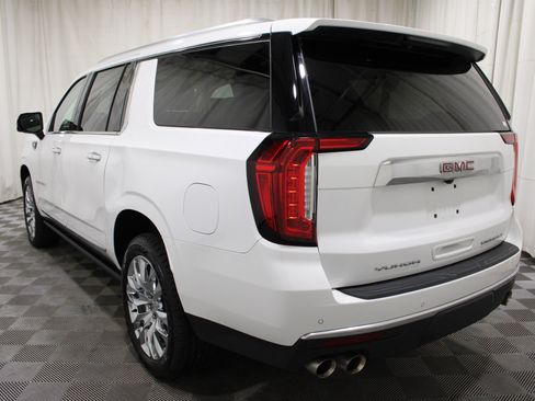 Used 2023 GMC Yukon XL Denali AWD/4WD image 32