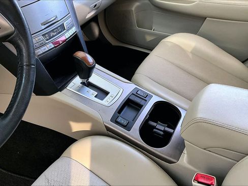 Used 2013 Subaru Outback 2.5i Limited AWD/4WD image 17