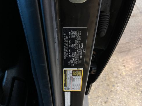 Used 2025 Kia Soul LX w/ LX Technology Package image 28