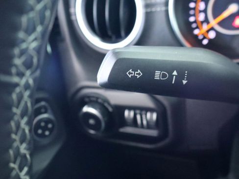 Used 2019 Jeep Wrangler Unlimited Sahara w/ Uconnect 4C Nav & Sound Group AWD/4WD image 26