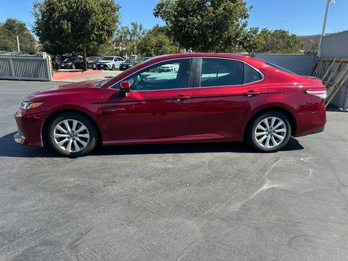 Used 2019 Toyota Camry LE w/ Carpet Mat Package FWD image 2
