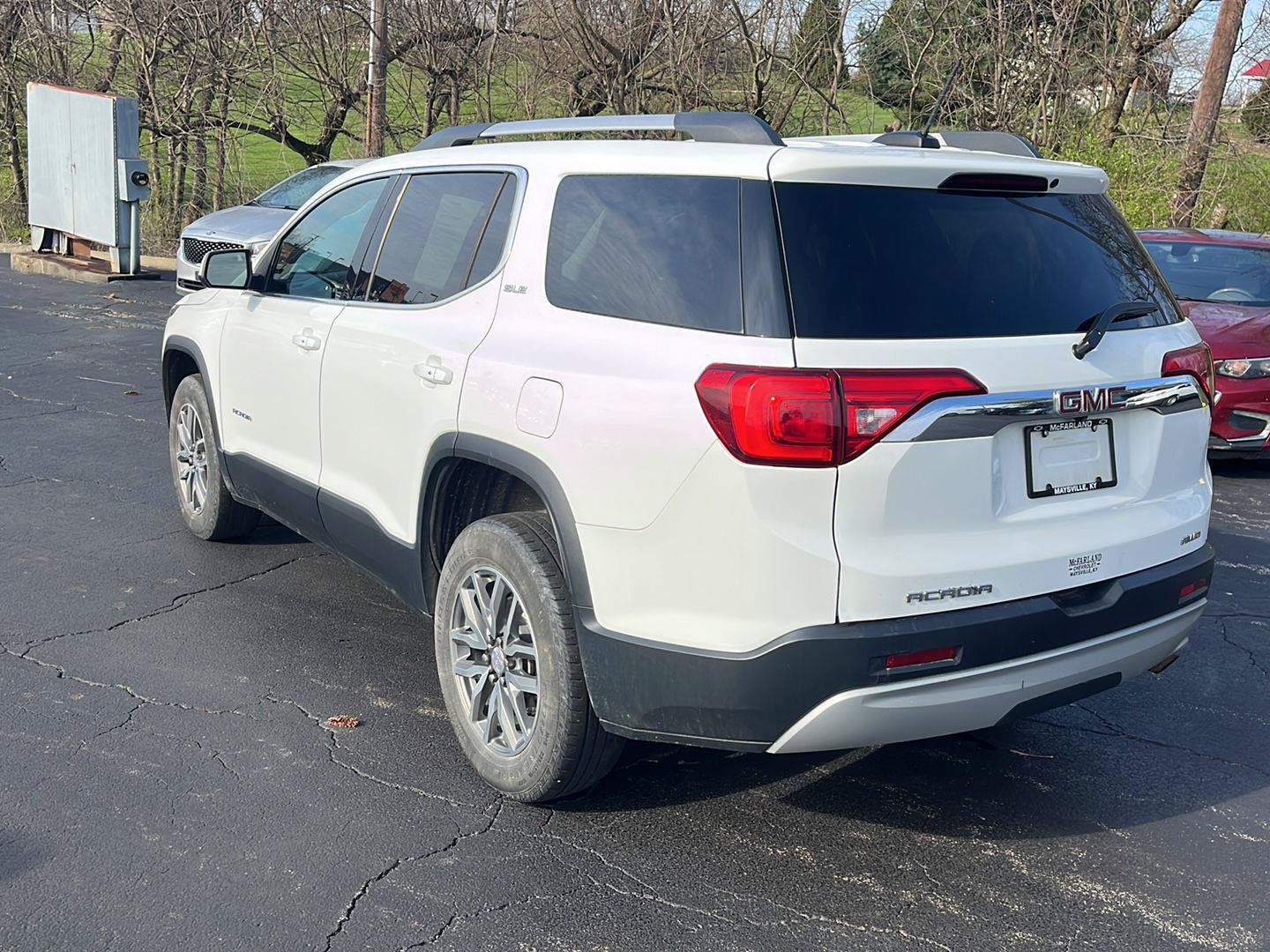 Used 2019 GMC Acadia SLE AWD/4WD image 3