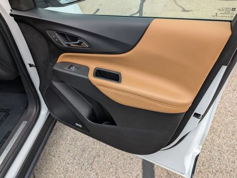 Used 2018 Chevrolet Equinox Premier FWD image 4