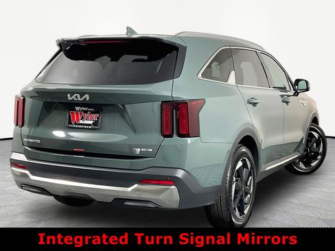 Certified 2026 Kia Sorento EX w/ EX Premium Package FWD image 6