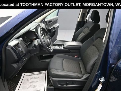 Used 2025 Nissan Pathfinder SV AWD/4WD image 14