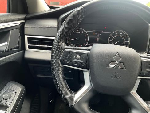 Used 2024 Mitsubishi Outlander SE Black Edition AWD/4WD image 11