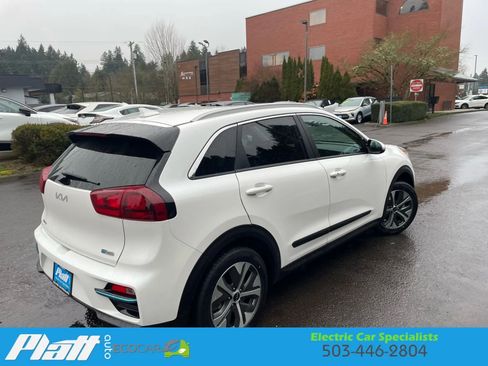 Used 2022 Kia Niro EX image 12