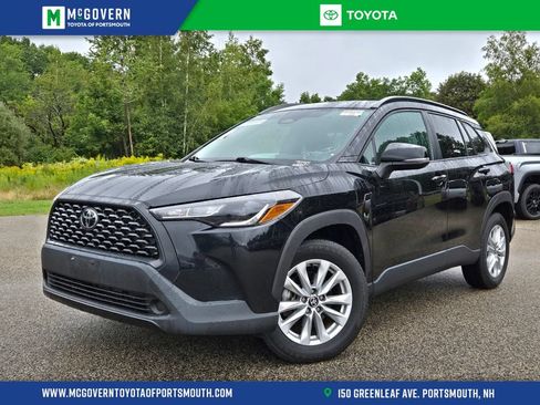 Used 2023 Toyota Corolla Cross LE AWD/4WD image 1