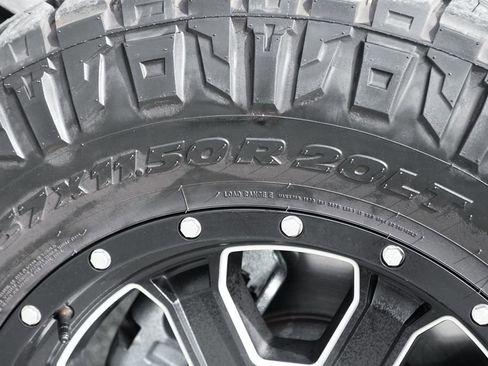 Used 2022 Ford F250 Platinum w/ FX4 Off-Road Package image 48