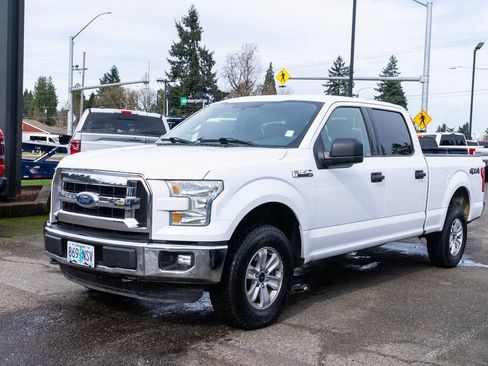 Used 2016 Ford F150 XLT w/ Trailer Tow Package image 3