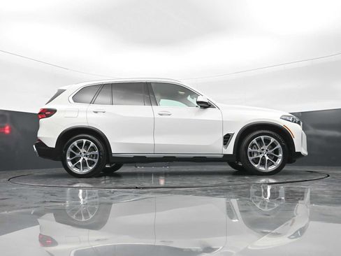 Used 2026 BMW X5 xDrive40i w/ Premium Package AWD/4WD image 28