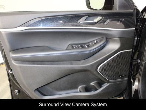 Used 2022 Jeep Grand Cherokee Trailhawk w/ Advanced Protech Group II AWD/4WD image 16