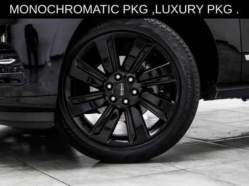 Used 2023 Lincoln Navigator Reserve AWD/4WD image 5