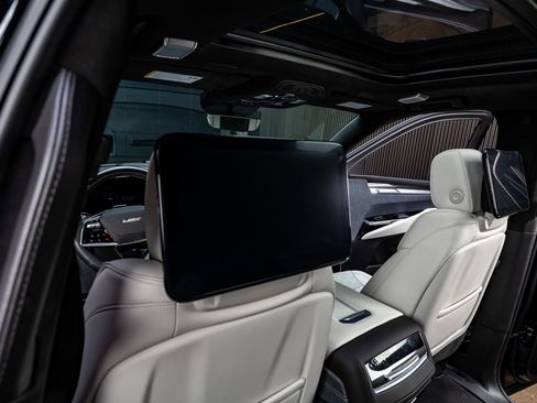 Used 2026 Cadillac Escalade V AWD/4WD image 33