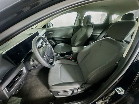 Used 2025 Kia K4 LXS image 13