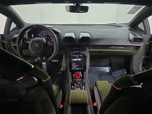 Used 2024 Lamborghini Huracan Sterrato image 13