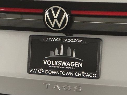 New 2025 Volkswagen Taos SE image 32