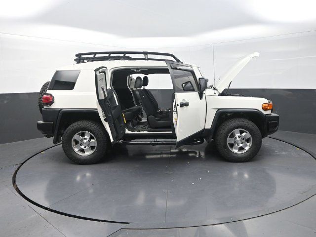 Used 2010 Toyota FJ Cruiser 4WD w/ Convenience Pkg image 40