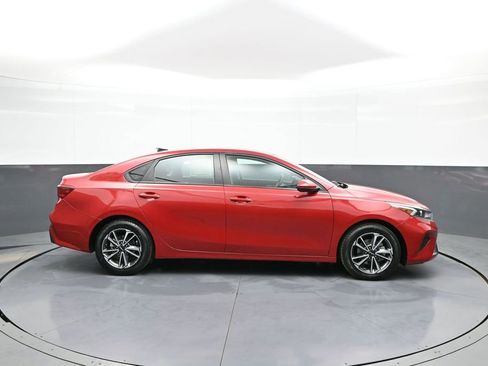 Certified 2022 Kia Forte LXS image 5