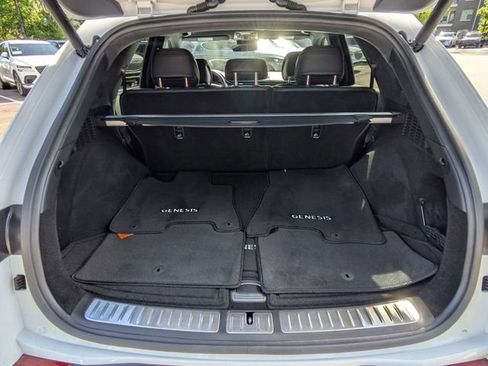 Used 2025 Genesis GV70 3.5T Sport w/ Sport Advanced Package AWD/4WD image 15