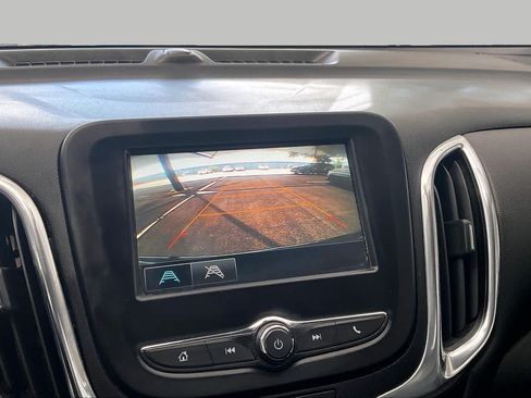 Used 2018 Chevrolet Equinox LT FWD image 29