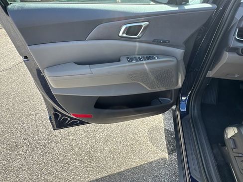 New 2026 Kia Carnival EX image 10