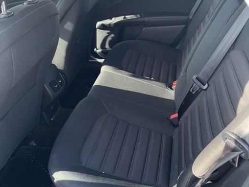 Used 2018 Ford Fusion SE w/ Fusion SE Technology Package image 11