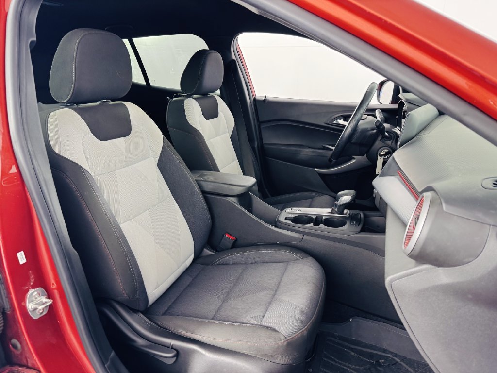 Used 2024 Chevrolet Trax RS w/ Driver Confidence Package FWD image 27