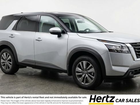 Used 2025 Nissan Pathfinder SV image 1