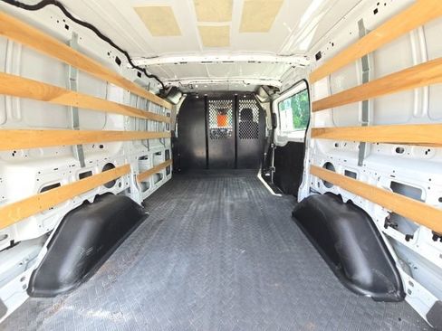 Used 2024 Ford Transit 250 Low Roof w/ Exterior Upgrade Package RWD image 11