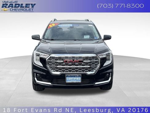 Used 2023 GMC Terrain Denali w/ Black Diamond Edition image 9