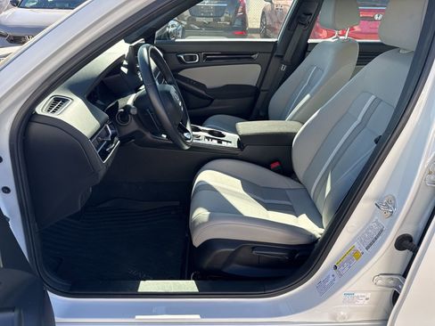 Used 2025 Honda Civic Sport image 9