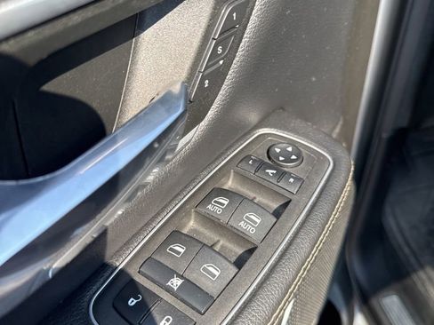 Used 2022 RAM 1500 Laramie AWD/4WD image 19