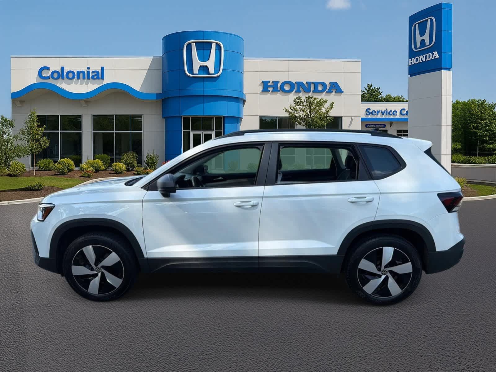 Used 2025 Volkswagen Taos S AWD/4WD image 3