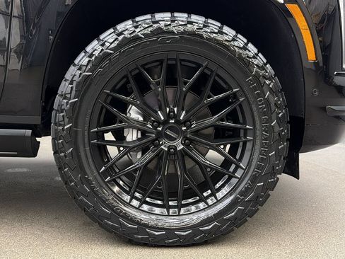 Used 2026 Cadillac Escalade Platinum Sport AWD/4WD image 10