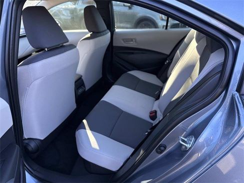 Used 2025 Toyota Corolla LE image 16