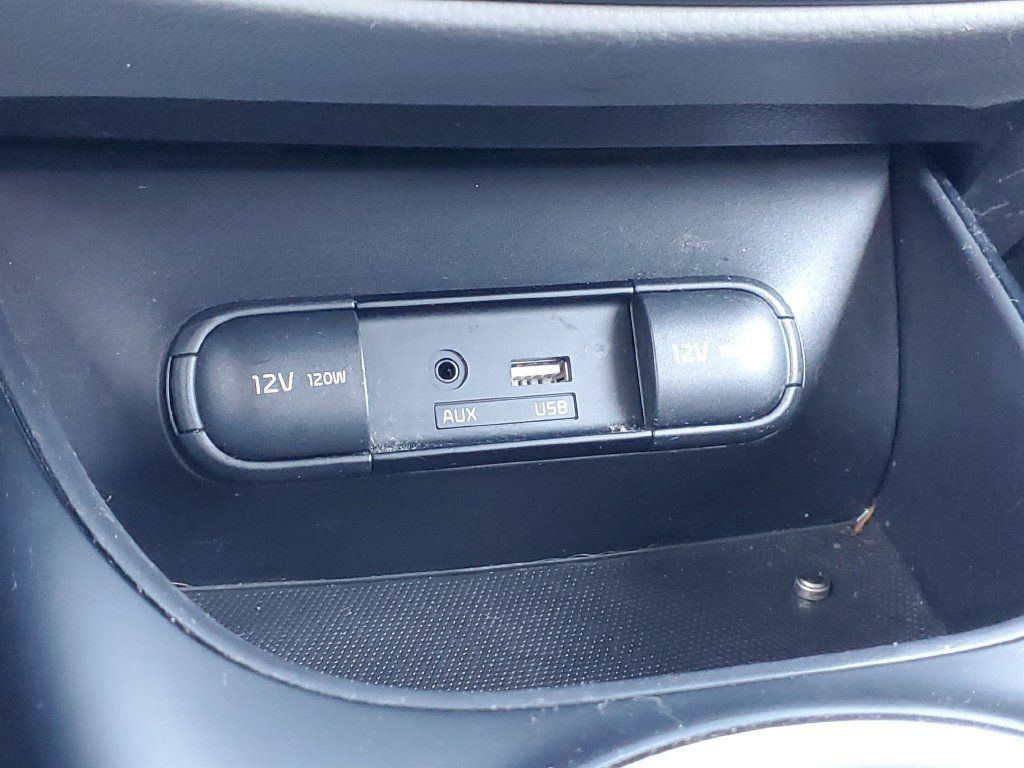 Used 2019 Kia Soul FWD image 23