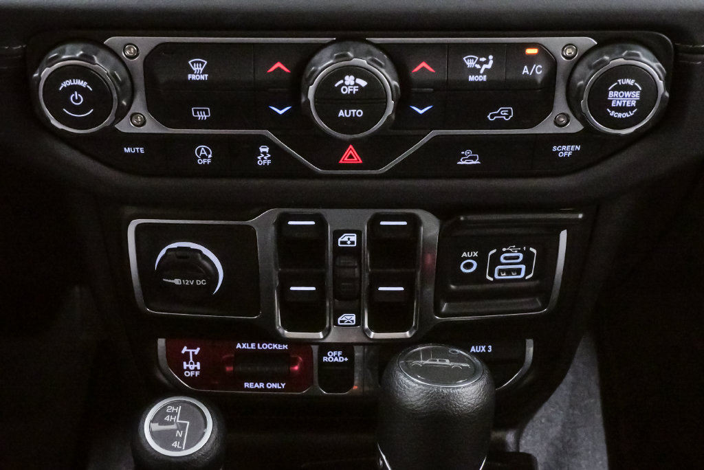 Used 2026 Jeep Gladiator Mojave AWD/4WD image 17