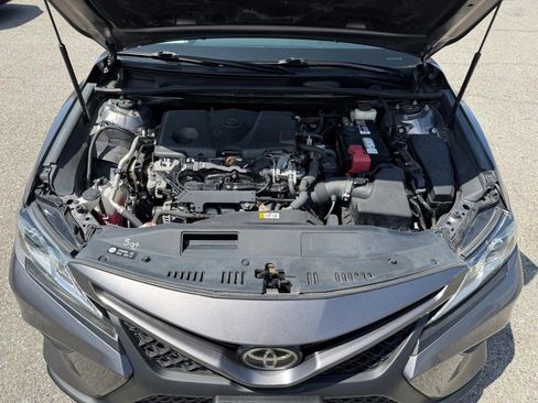 Used 2018 Toyota Camry SE FWD image 4