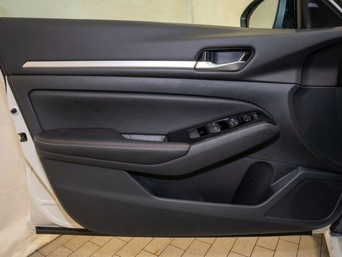 New 2025 Nissan Altima 2.5 SR w/ SR Premium Package image 12