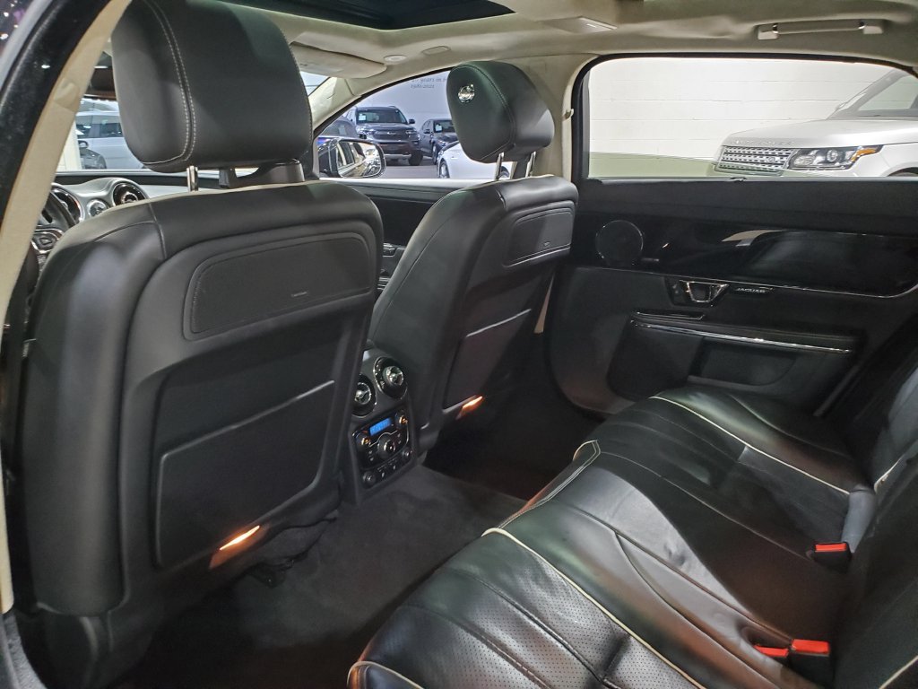 Used 2014 Jaguar XJ L Supercharged RWD image 29