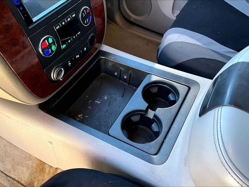 Used 2011 Chevrolet Tahoe LT image 14